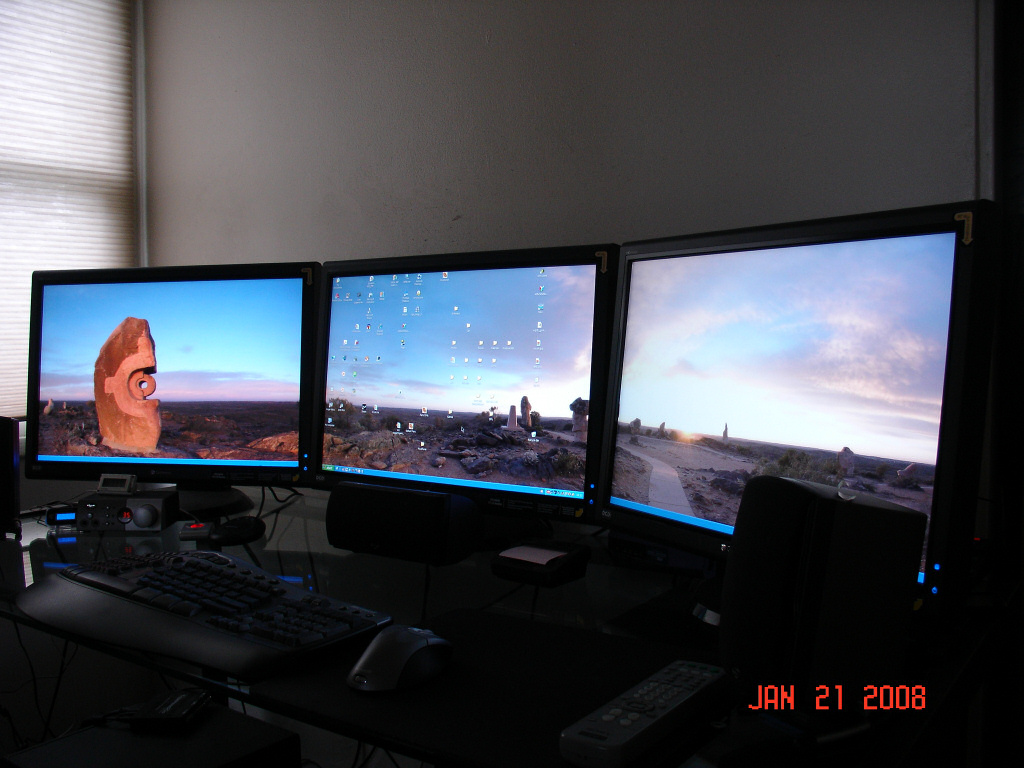 3monitors4.jpg